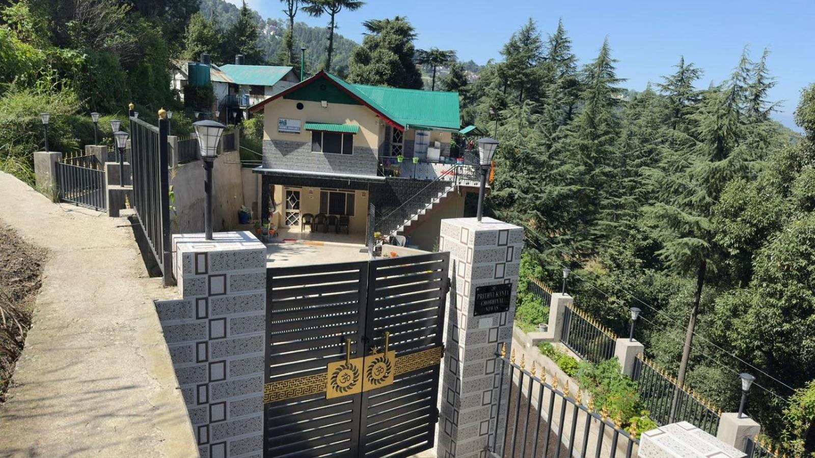 Aditya Homestay ダルハウジ エクステリア 写真
