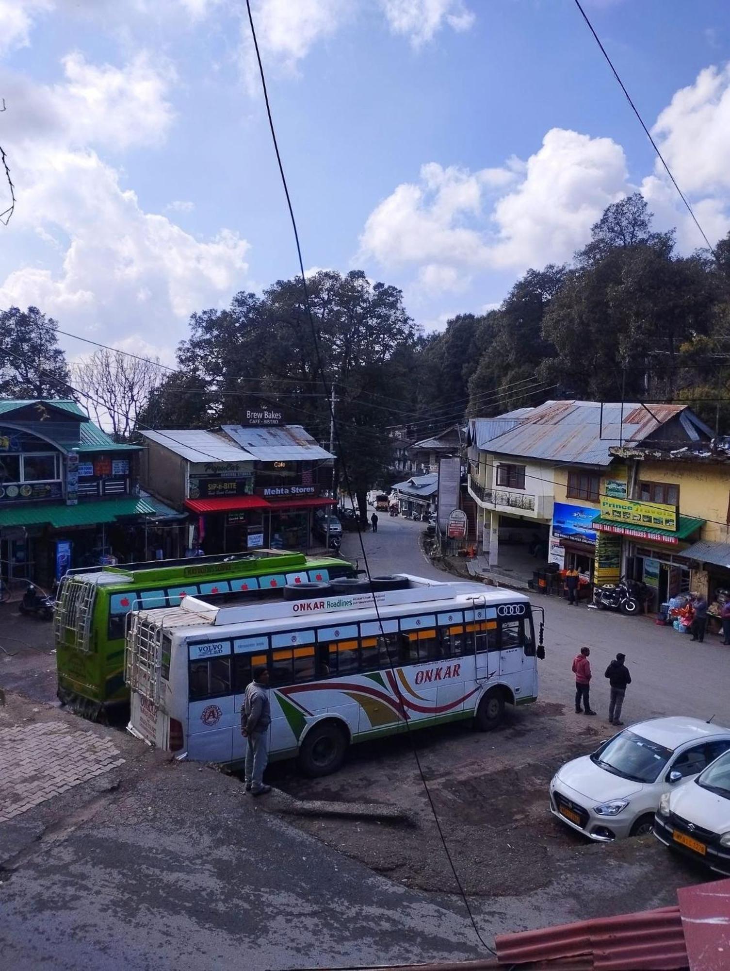 Aditya Homestay ダルハウジ エクステリア 写真