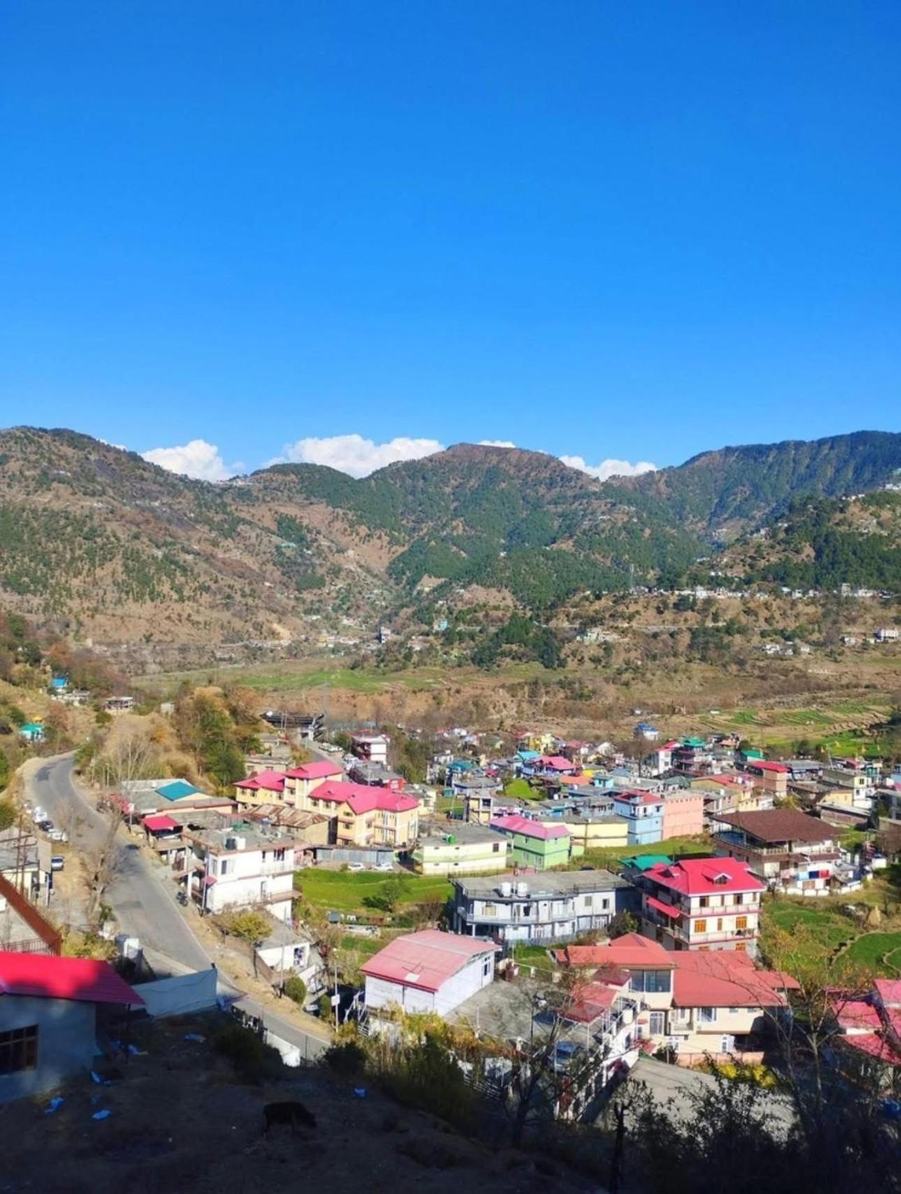 Aditya Homestay ダルハウジ エクステリア 写真
