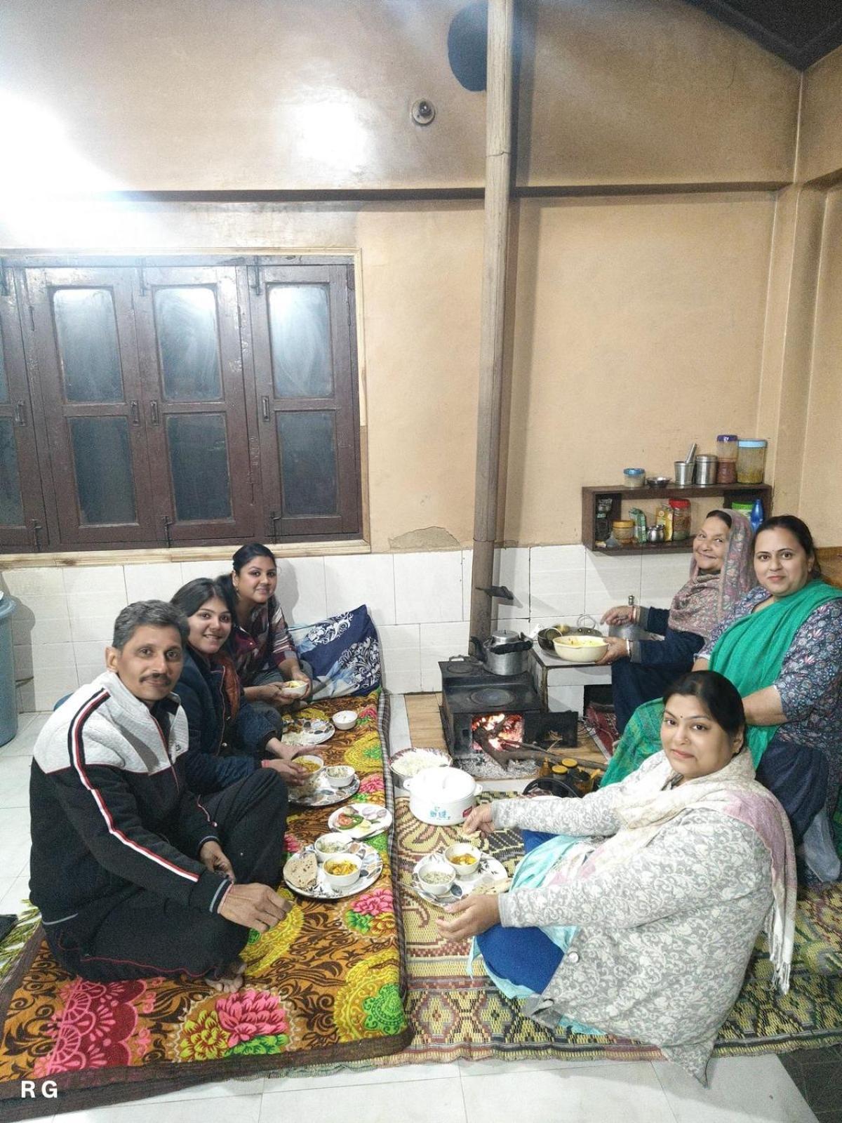 Aditya Homestay ダルハウジ エクステリア 写真
