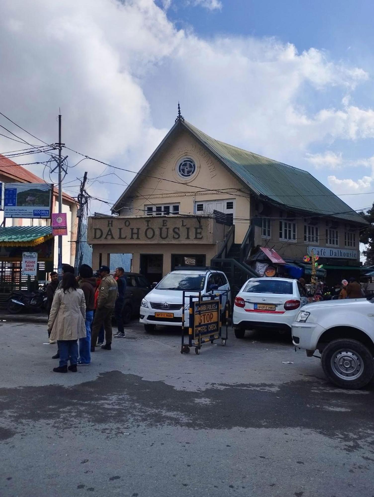 Aditya Homestay ダルハウジ エクステリア 写真