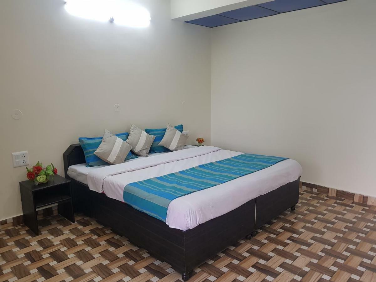 Aditya Homestay ダルハウジ エクステリア 写真